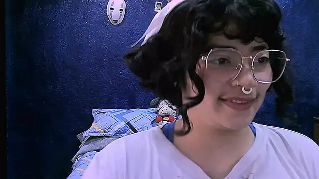 NinaYellow online show from February 11, 2026, 12:43 pm