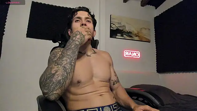 LucianSinclair online show from April 7, 2026, 3:07 am