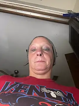 Snapshot of Everlyrose27 chatting on February 26, 2025, 3:41 pm Everlyrose27 online show from February 26, 2025, 3:41 pm