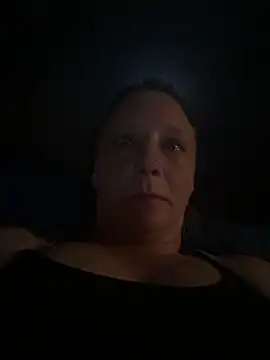 Snapshot of Everlyrose27 chatting on March 15, 2025, 8:21 pm Everlyrose27 online show from March 15, 2025, 8:21 pm