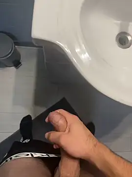 Snapshot of Mecchaud06 chatting on December 29, 2024, 3:57 pm Mecchaud06 online show from December 29, 2024, 3:57 pm