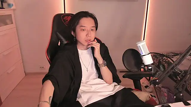 wexlee7 online show from January 8, 2026, 12:35 am