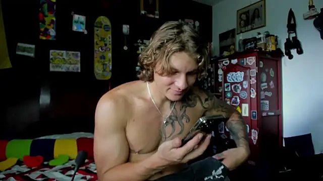 Tom Krakow online show from October 24, 2025, 8:49 pm