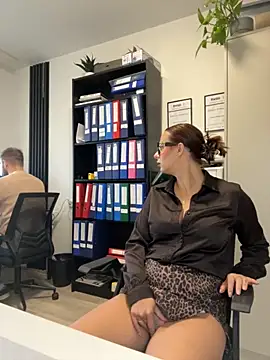 Hii Lolla online show from September 18, 2025, 6:04 am