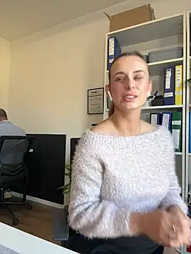 Hii Lolla online show from April 2, 2026, 7:06 am