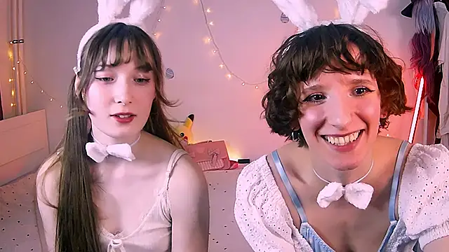 Violet Veliya online show from April 12, 2026, 5:51 pm