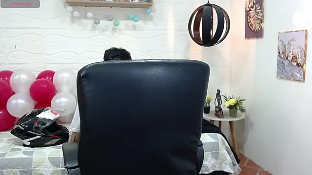 DmitriSanders online show from February 14, 2025, 8:26 pm