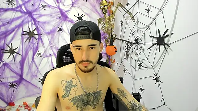 DmitriSanders online show from October 4, 2025, 6:50 pm