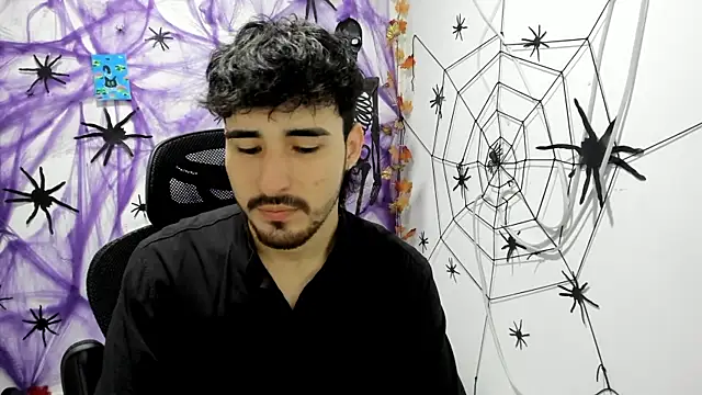 Snapshot of DmitriSanders chatting on November 28, 2025, 1:52 am DmitriSanders online show from November 28, 2025, 1:52 am