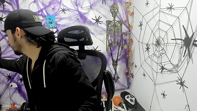 Snapshot of DmitriSanders chatting on December 18, 2025, 3:12 am DmitriSanders online show from December 18, 2025, 3:12 am