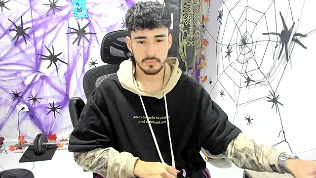 Snapshot of DmitriSanders chatting on January 6, 2026, 12:03 am DmitriSanders online show from January 6, 2026, 12:03 am