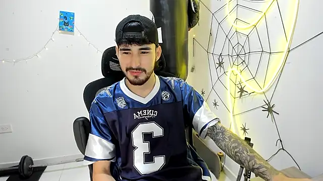 Snapshot of DmitriSanders chatting on January 14, 2026, 9:20 pm DmitriSanders online show from January 14, 2026, 9:20 pm