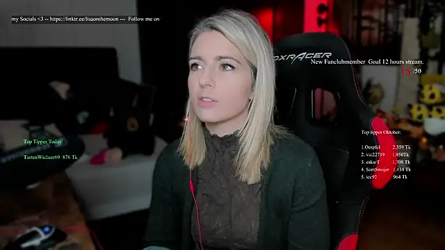 Lisaonthemoon online show from October 5, 2025, 7:34 pm