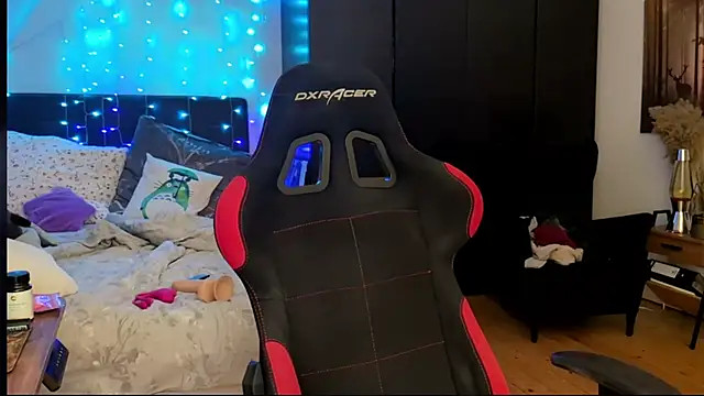 Lisaonthemoon online show from March 19, 2026, 7:07 pm