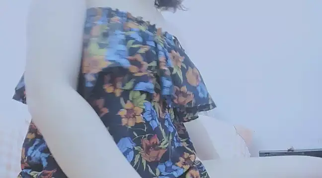 Linh diudang online show from March 8, 2025, 2:40 pm