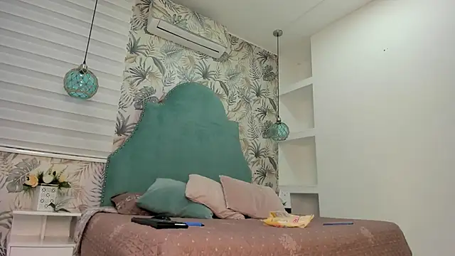 bellaa becca online show from February 24, 2025, 6:04 pm