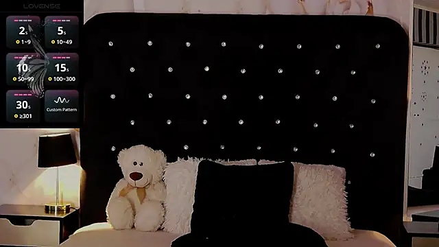 Snapshot of OliviaShaw23 chatting on February 9, 2025, 6:54 am OliviaShaw23 online show from February 9, 2025, 6:54 am