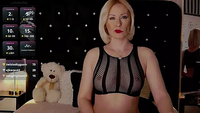 Snapshot of OliviaShaw23 chatting on February 21, 2025, 8:40 am OliviaShaw23 online show from February 21, 2025, 8:40 am