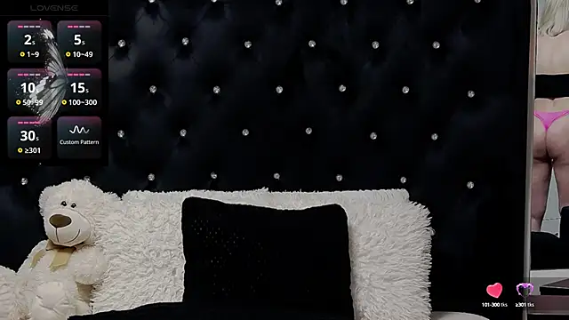 Snapshot of OliviaShaw23 chatting on March 14, 2025, 4:54 am OliviaShaw23 online show from March 14, 2025, 4:54 am