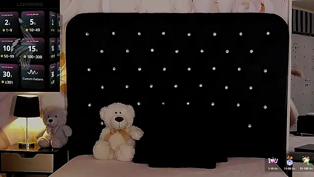 Snapshot of OliviaShaw23 chatting on September 26, 2025, 8:24 pm OliviaShaw23 online show from September 26, 2025, 8:24 pm