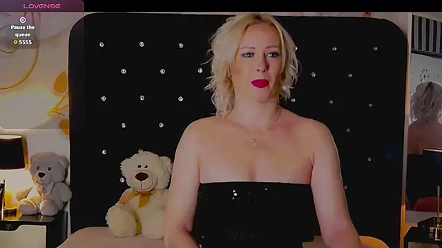 Snapshot of OliviaShaw23 chatting on January 12, 2026, 9:42 pm OliviaShaw23 online show from January 12, 2026, 9:42 pm