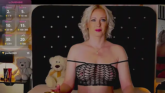 OliviaShaw23 online show from February 10, 2026, 9:08 pm