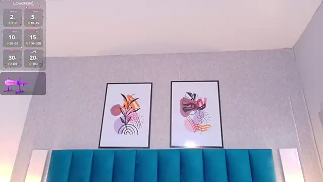 CheneellLorens online show from September 15, 2025, 9:04 pm