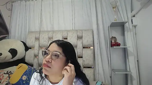 KEYRA-MILLER- online show from March 10, 2026, 2:05 am