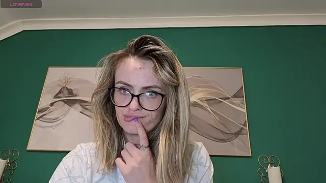 hotjessyca online show from May 15, 2026, 5:58 am