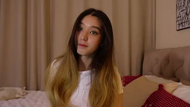 Sarasuo1 online show from December 29, 2024, 12:01 pm