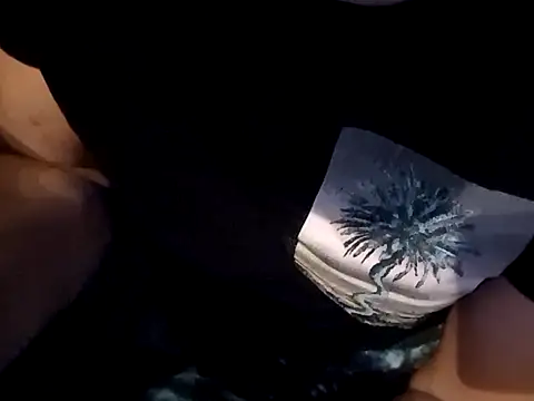 Snapshot of Dogz_n_daugthers chatting on December 19, 2024, 9:28 pm Dogz n daugthers online show from December 19, 2024, 9:28 pm