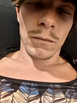 Snapshot of Dogz_n_daugthers chatting on December 26, 2024, 12:25 am Dogz n daugthers online show from December 26, 2024, 12:25 am