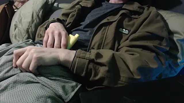 Snapshot of Dogz_n_daugthers chatting on February 3, 2025, 12:36 pm Dogz n daugthers online show from February 3, 2025, 12:36 pm