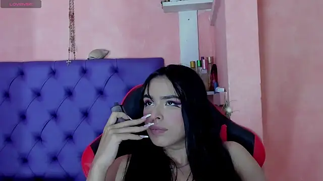 Cloeandtyfanny online show from January 10, 2025, 9:02 am