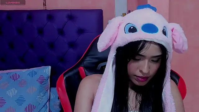 Cloeandtyfanny online show from January 25, 2025, 6:23 am
