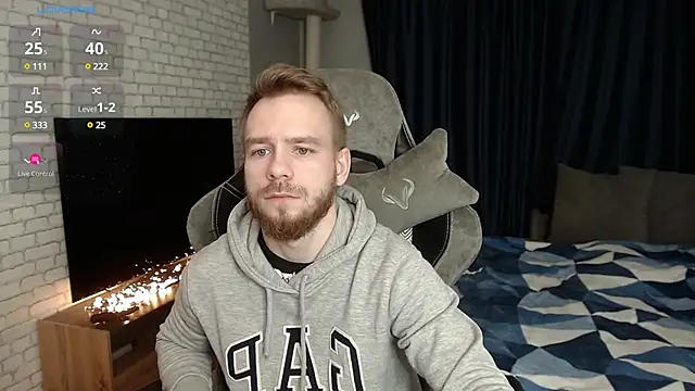 Snapshot of LeoPaulini chatting on December 22, 2024, 10:28 am LeoPaulini online show from December 22, 2024, 10:28 am