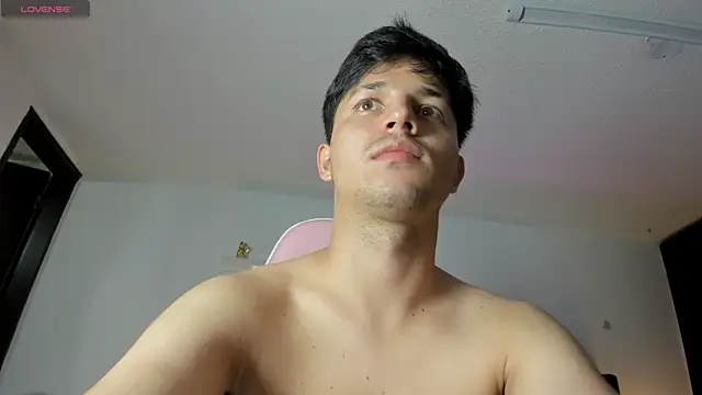 Issac james  online show from September 13, 2025, 4:56 am