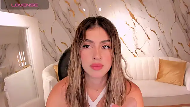 PaulinaSantos  online show from March 5, 2025, 7:06 pm