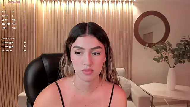 PaulinaSantos  online show from March 21, 2025, 1:34 am