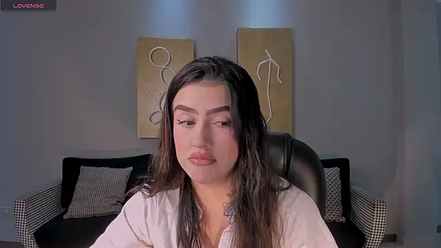 PaulinaSantos  online show from May 8, 2026, 1:16 pm
