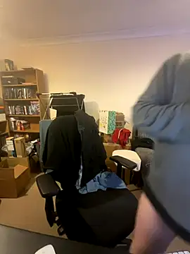 LondonTeffy online show from October 27, 2025, 9:52 pm