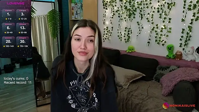 monikavenom online show from October 11, 2025, 2:11 am