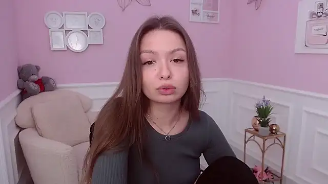 LucySkilar online show from December 5, 2024, 9:17 am