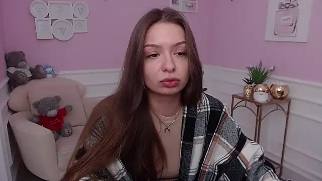 LucySkilar online show from November 3, 2025, 7:31 am