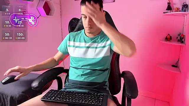 Maximo   online show from December 4, 2025, 8:28 pm