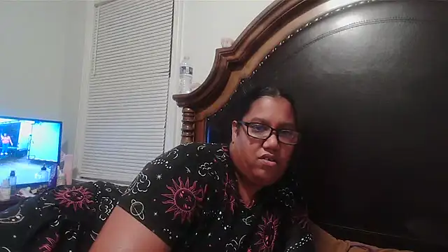 ebonyred online show from October 24, 2025, 12:41 am