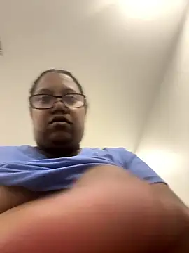 ebonyred online show from June 5, 2026, 4:02 pm