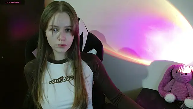 amelia sweeti online show from April 6, 2026, 8:32 pm