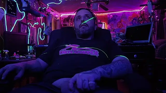 tayshie online show from November 8, 2025, 3:56 pm