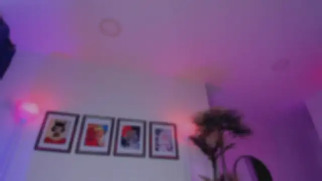 Taylor  foxxx online show from September 17, 2025, 4:58 am